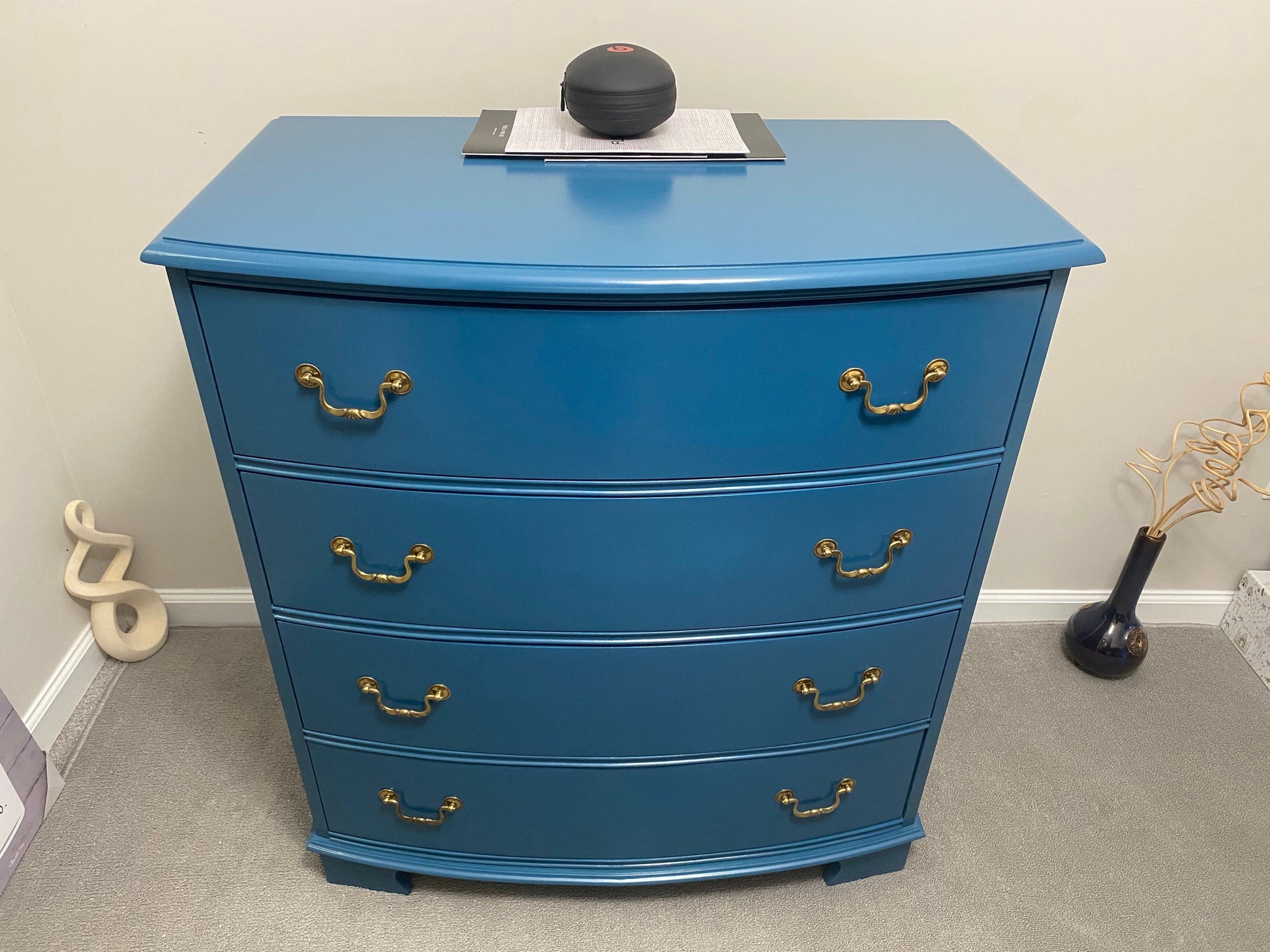 Vintage Green Dresser: Timeless Elegance and Charm 5
