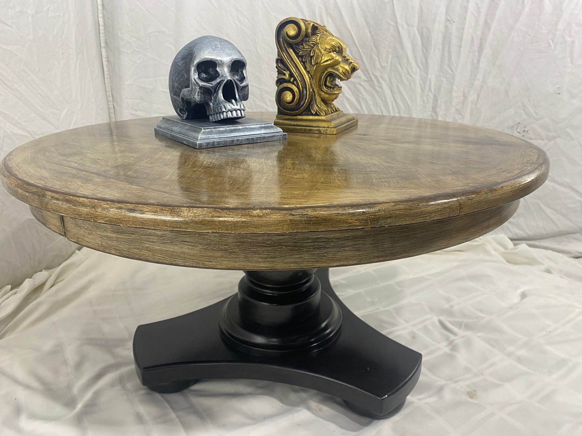Wooden Round Pedestal Table 10