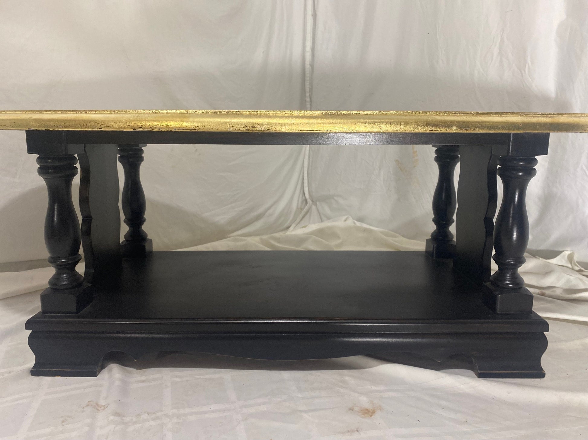 Luxurious Gold Leaf Coffee Table - Vintage Furniture 8